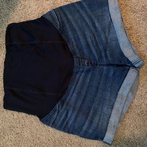 Isabel & Ingred Maternity shorts